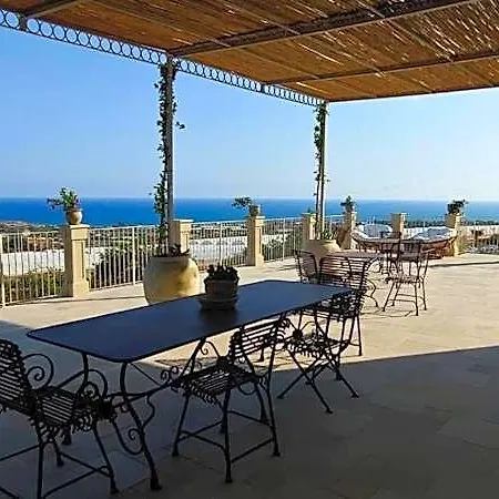 فندق Roccaseta شيكلي